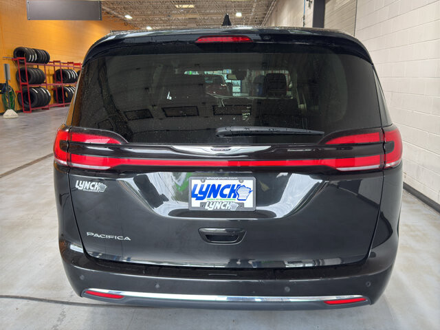 2023 Chrysler Pacifica in Burlington, WI 53105 - 18128392 4
