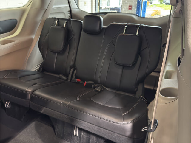 2023 Chrysler Pacifica in Burlington, WI 53105 - 18128392 12