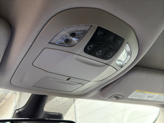 2023 Chrysler Pacifica in Burlington, WI 53105 - 18128392 34