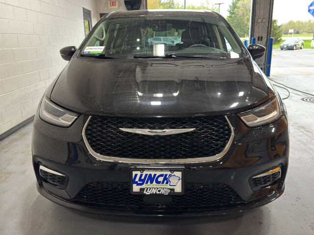 2023 Chrysler Pacifica in Burlington, WI 53105 - 18128392 8