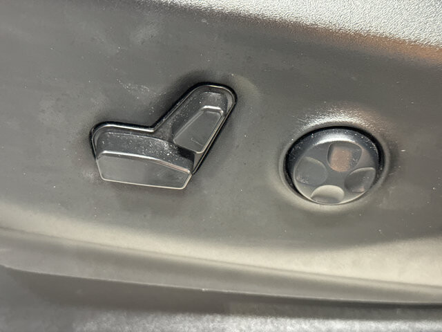 2023 Chrysler Pacifica in Burlington, WI 53105 - 18128392 18