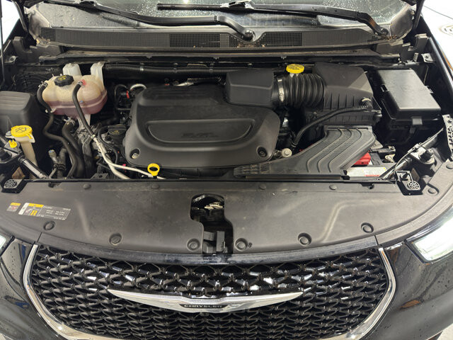 2023 Chrysler Pacifica in Burlington, WI 53105 - 18128392 35