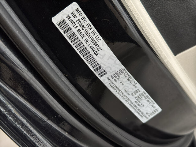 2023 Chrysler Pacifica in Burlington, WI 53105 - 18128392 37