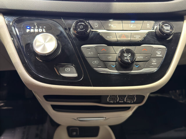 2023 Chrysler Pacifica in Burlington, WI 53105 - 18128392 31