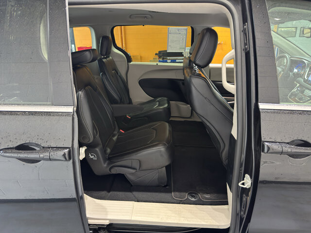 2023 Chrysler Pacifica in Burlington, WI 53105 - 18128392 21