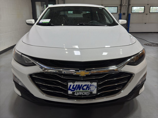 2022 Chevrolet Malibu in Burlington, WI 53105 - 18128396 8