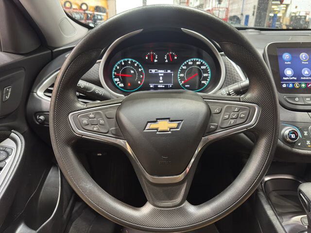 2022 Chevrolet Malibu in Burlington, WI 53105 - 18128396 20