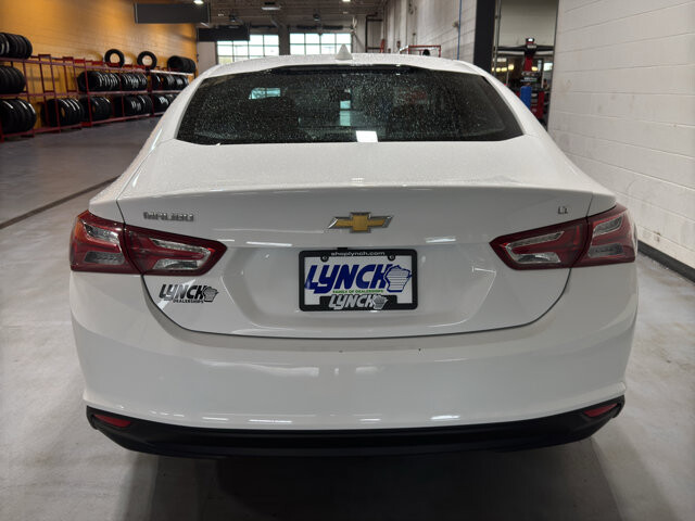 2022 Chevrolet Malibu in Burlington, WI 53105 - 18128396 4