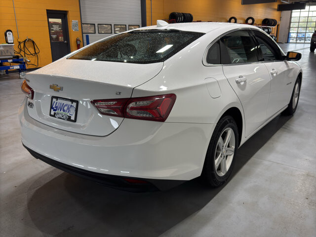 2022 Chevrolet Malibu in Burlington, WI 53105 - 18128396 5