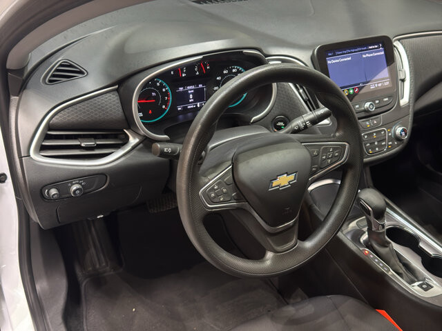 2022 Chevrolet Malibu in Burlington, WI 53105 - 18128396 15