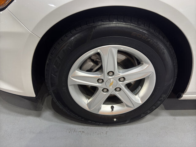 2022 Chevrolet Malibu in Burlington, WI 53105 - 18128396 9