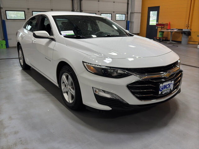 2022 Chevrolet Malibu in Burlington, WI 53105 - 18128396 7