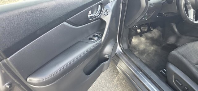 2017 Nissan Rogue in Mesa, AZ 85212 - 18128403 29