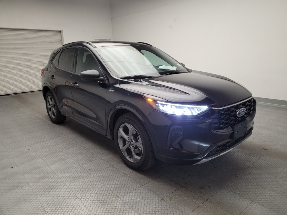 2023 Ford Escape in Riverside, CA 92504 - 18128417 13