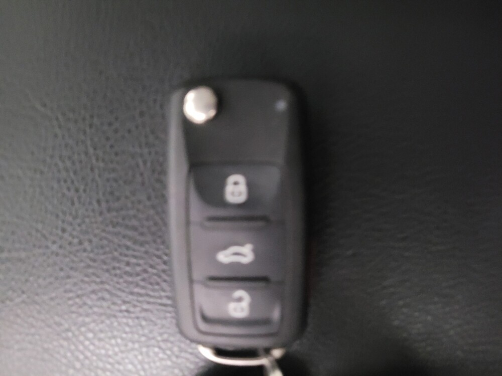 2017 Volkswagen Tiguan in Downey, CA 90241 - 18128425 32