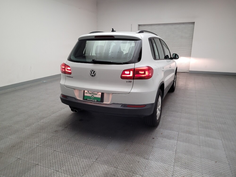 2017 Volkswagen Tiguan in Downey, CA 90241 - 18128425 7