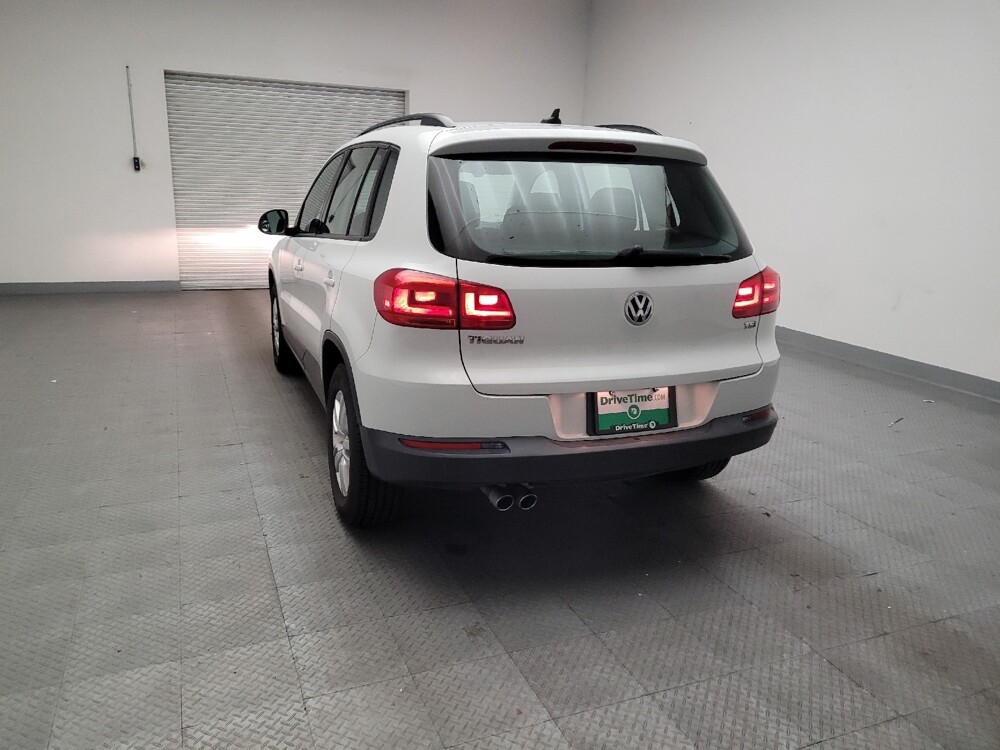 2017 Volkswagen Tiguan in Downey, CA 90241 - 18128425 6