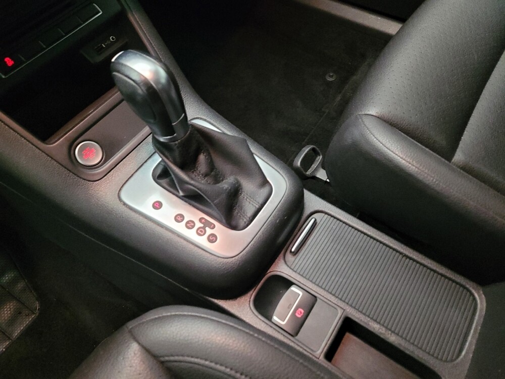 2017 Volkswagen Tiguan in Downey, CA 90241 - 18128425 26