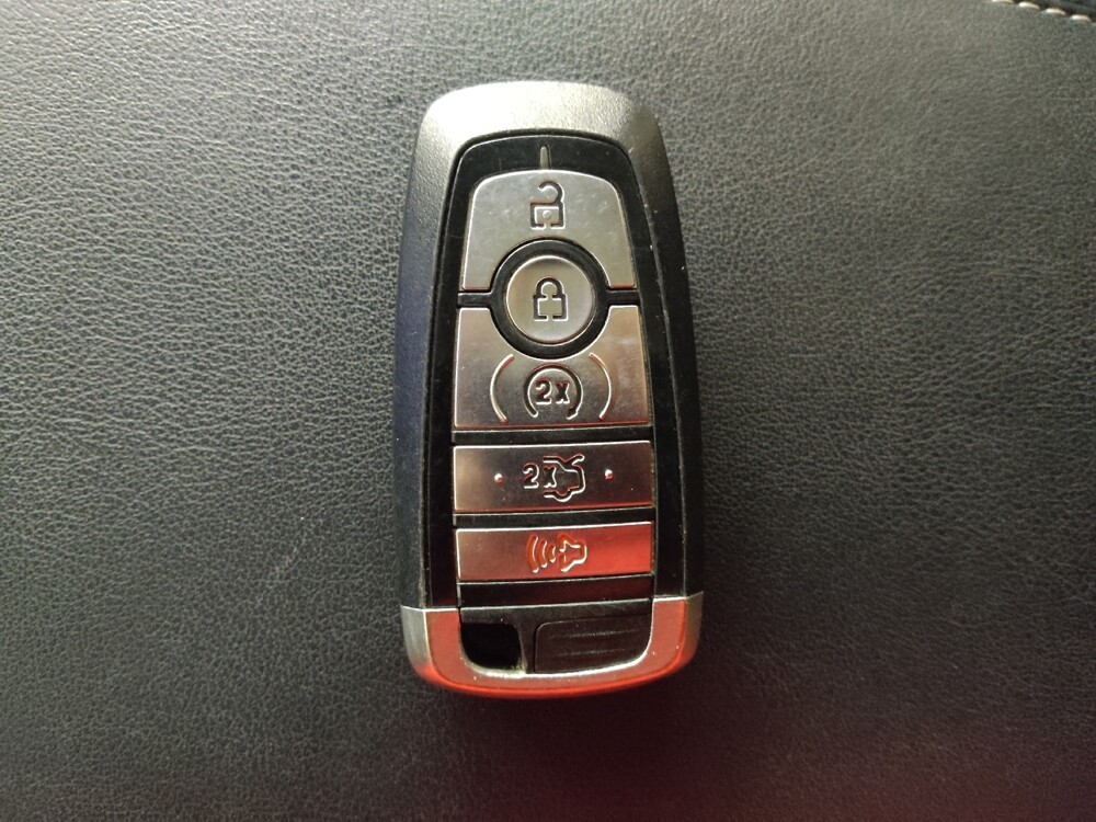 2018 Ford Edge in Conyers, GA 30094 - 18128452 32