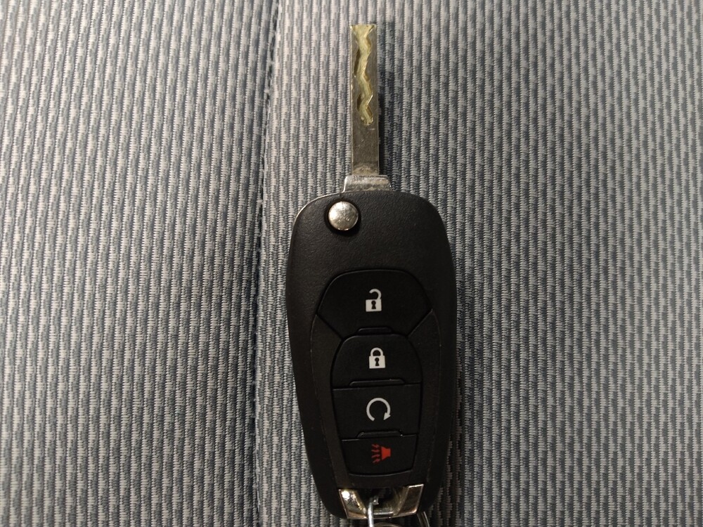 2019 Chevrolet Cruze in Live Oak, TX 78233 - 18128470 32