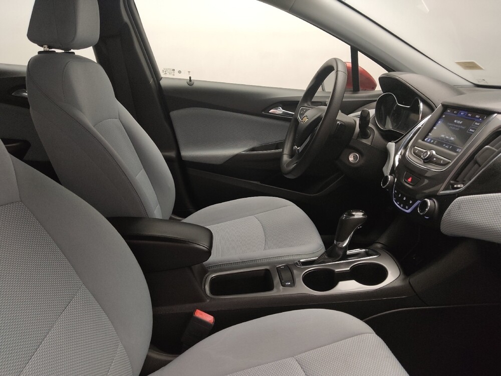2019 Chevrolet Cruze in Live Oak, TX 78233 - 18128470 21
