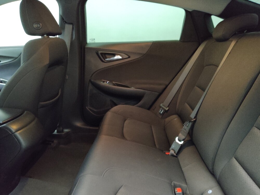 2019 Chevrolet Malibu in Oklahoma City, OK 73139 - 18128471 18