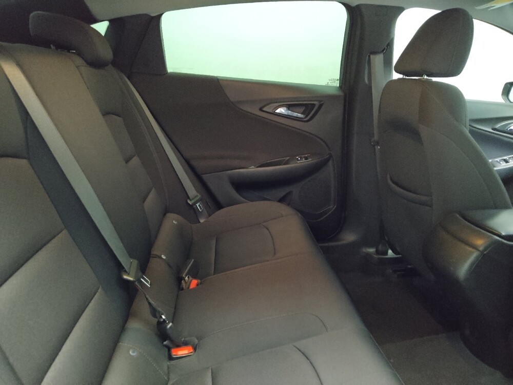 2019 Chevrolet Malibu in Oklahoma City, OK 73139 - 18128471 19