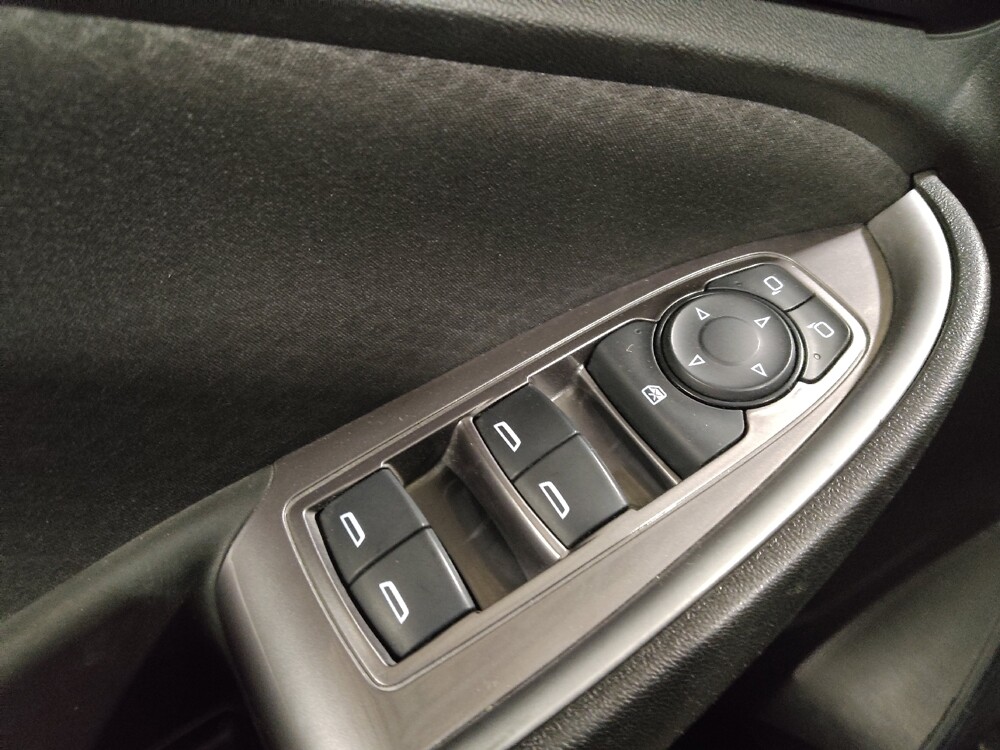 2019 Chevrolet Malibu in Oklahoma City, OK 73139 - 18128471 27