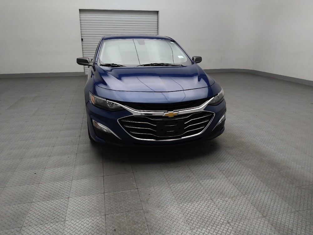 2019 Chevrolet Malibu in Oklahoma City, OK 73139 - 18128471 14