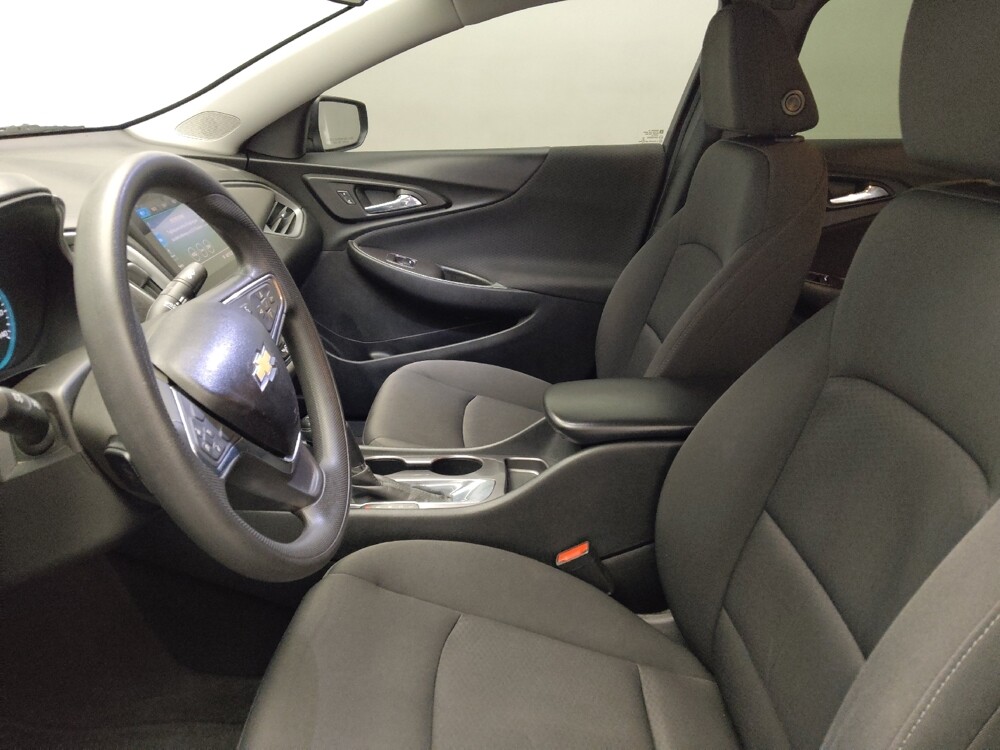 2019 Chevrolet Malibu in Oklahoma City, OK 73139 - 18128471 17