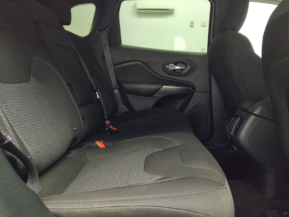 2019 Jeep Cherokee in Live Oak, TX 78233 - 18128489 19