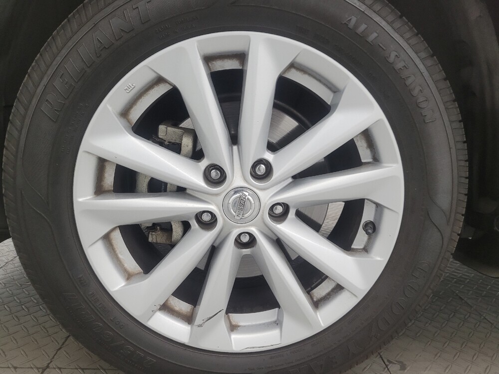 2017 Nissan Rogue Sport in Glendale, AZ 85301 - 18128499 31