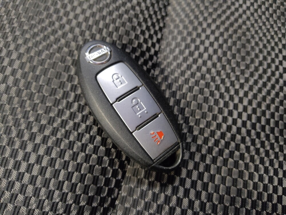 2017 Nissan Rogue Sport in Glendale, AZ 85301 - 18128499 32