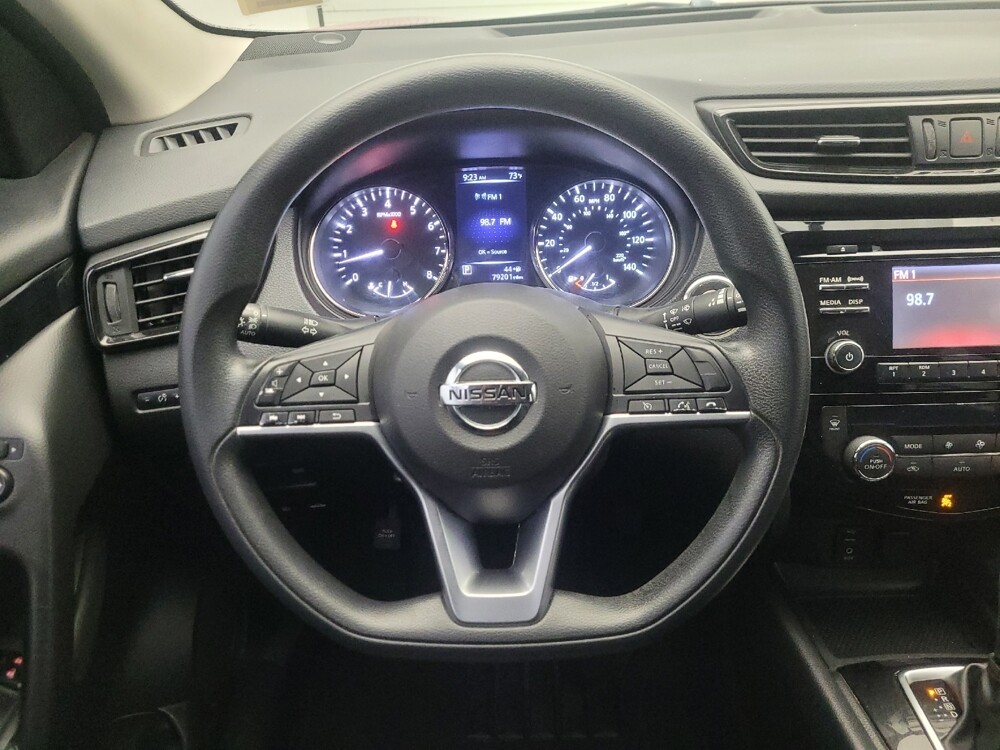 2017 Nissan Rogue Sport in Glendale, AZ 85301 - 18128499 17
