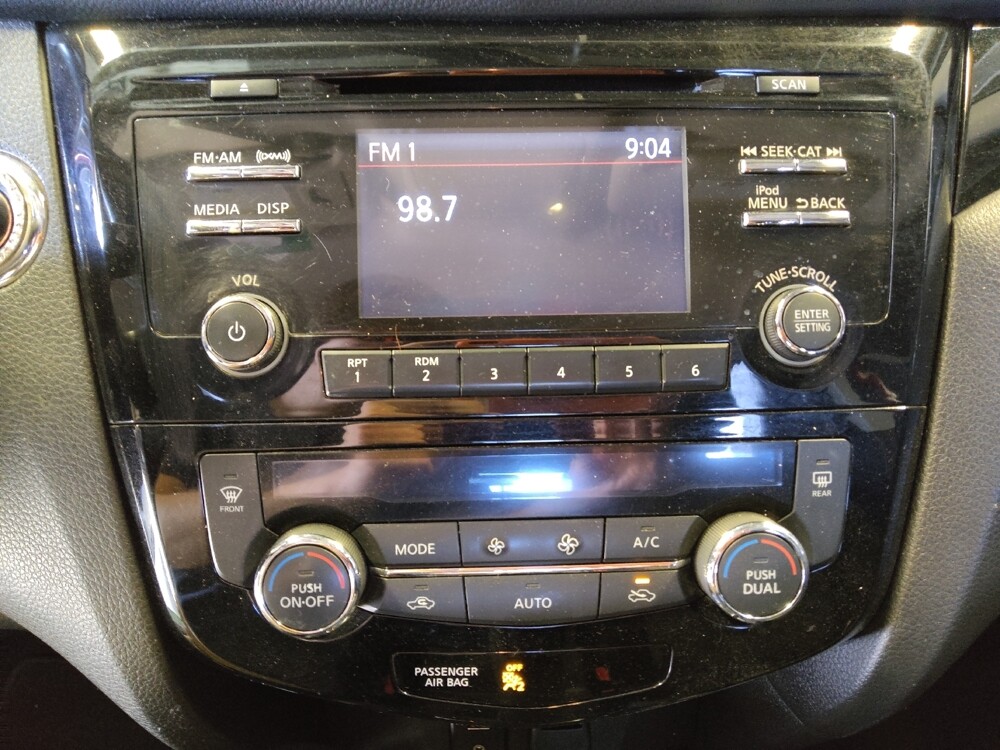 2017 Nissan Rogue Sport in Glendale, AZ 85301 - 18128499 25