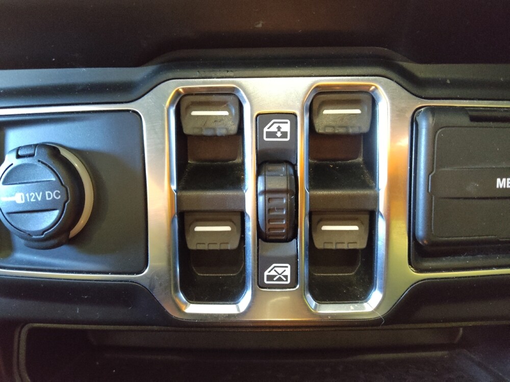 2021 Jeep Wrangler in Phoenix, AZ 85022 - 18128501 27