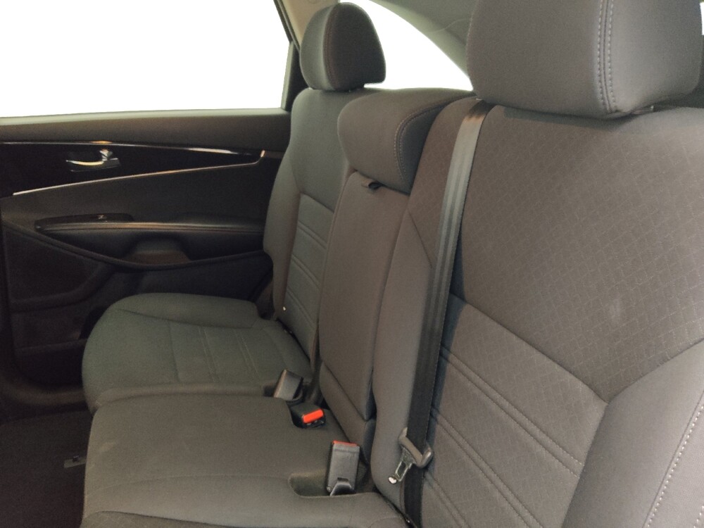 2019 Kia Sorento in Miami, FL 33157 - 18128519 18