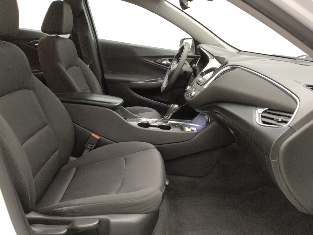 2019 Chevrolet Malibu in Miami, FL 33157 - 18128520 21