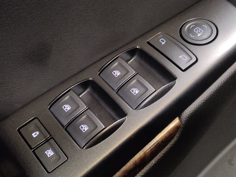 2018 Chevrolet Tahoe in Jacksonville, FL 32225 - 18128531 27