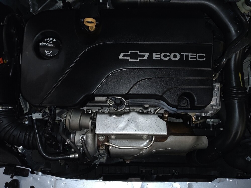 2018 Chevrolet Cruze in Mobile, AL 36606 - 18128532 30