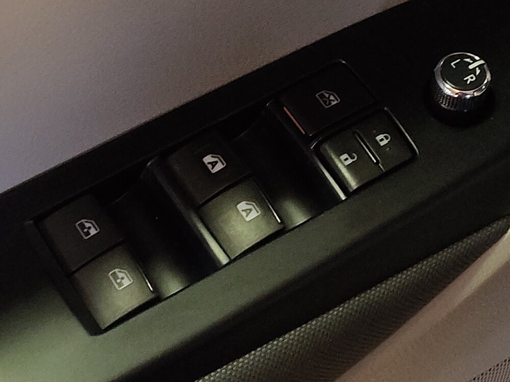 2019 Toyota Highlander in Kissimmee, FL 34744 - 18128539 27