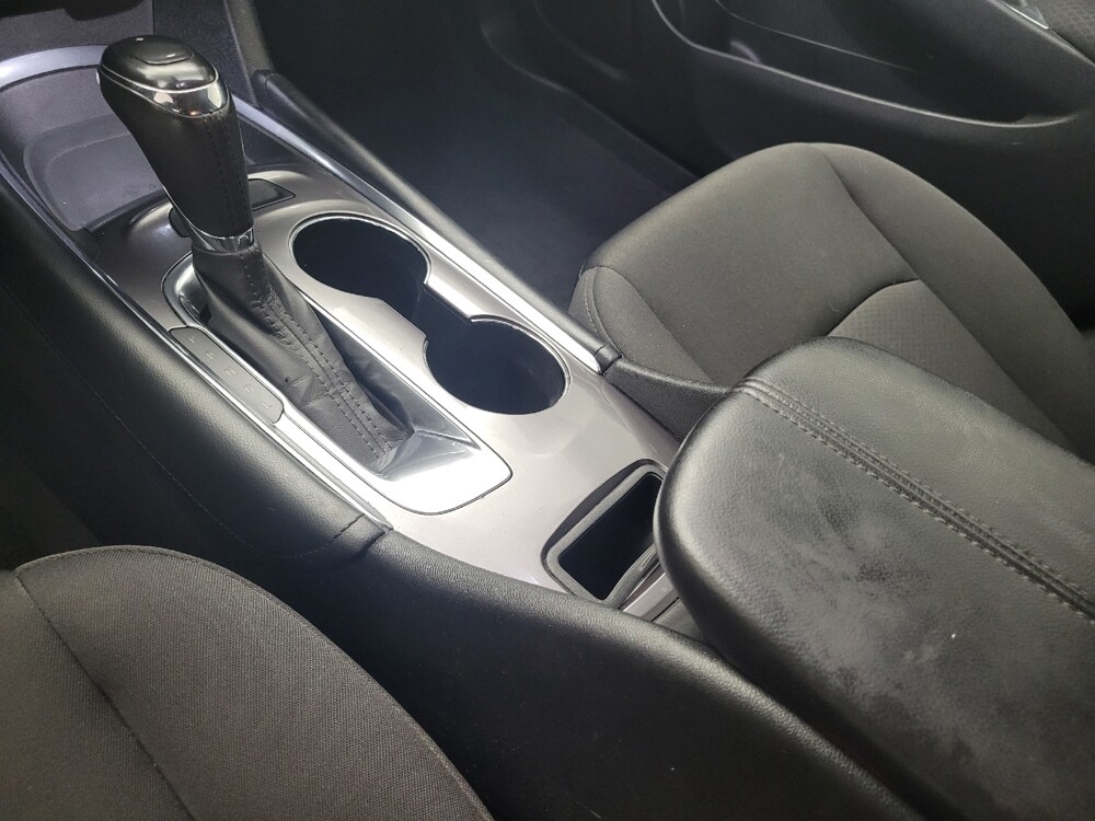 2018 Chevrolet Malibu in Antioch, TN 37013 - 18128569 26