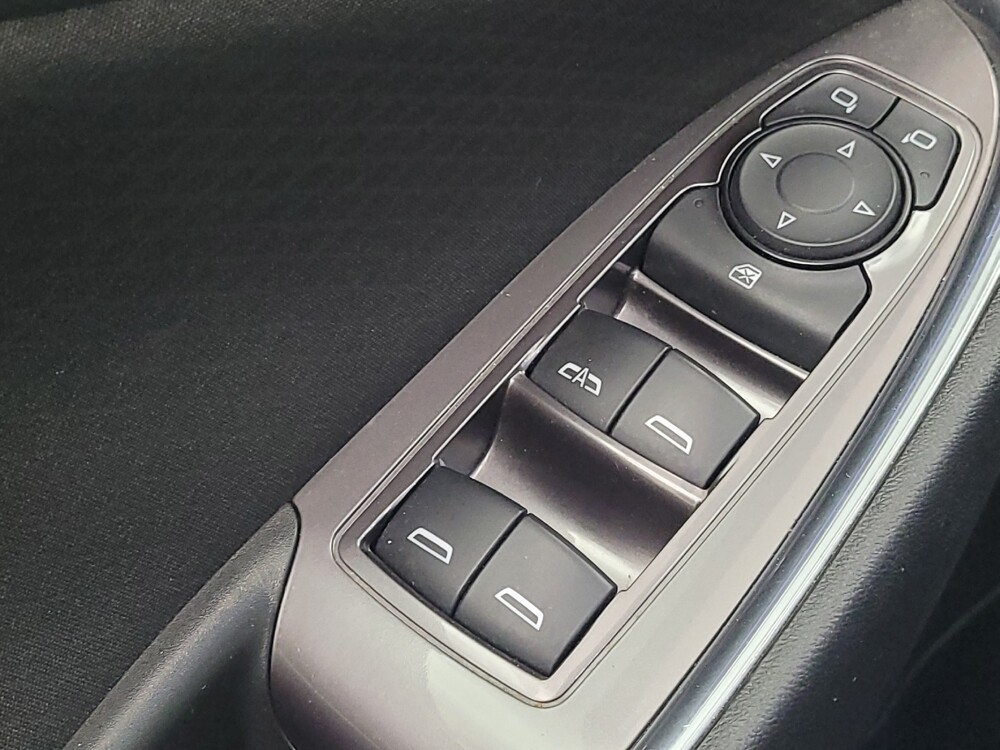 2018 Chevrolet Malibu in Antioch, TN 37013 - 18128569 27