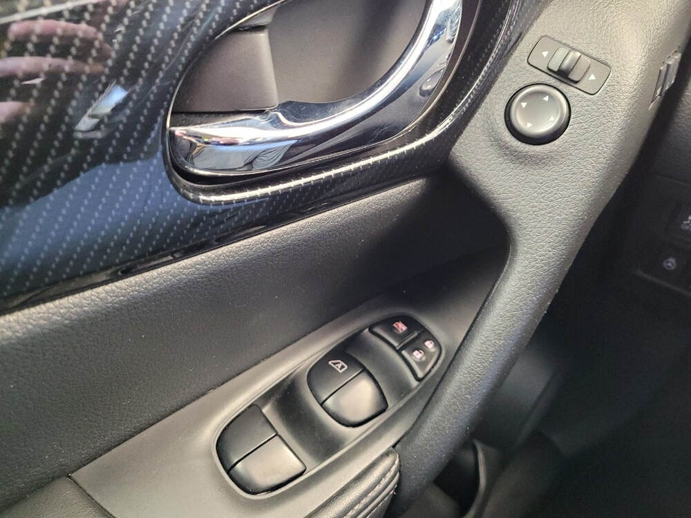 2018 Nissan Rogue in Toledo, OH 43617 - 18128590 27