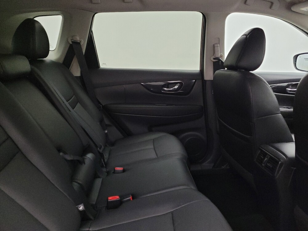 2018 Nissan Rogue in Toledo, OH 43617 - 18128590 19