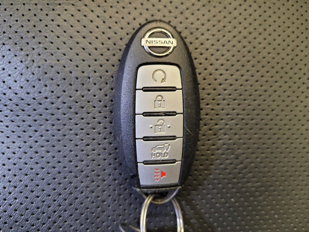 2018 Nissan Rogue in Toledo, OH 43617 - 18128590 32