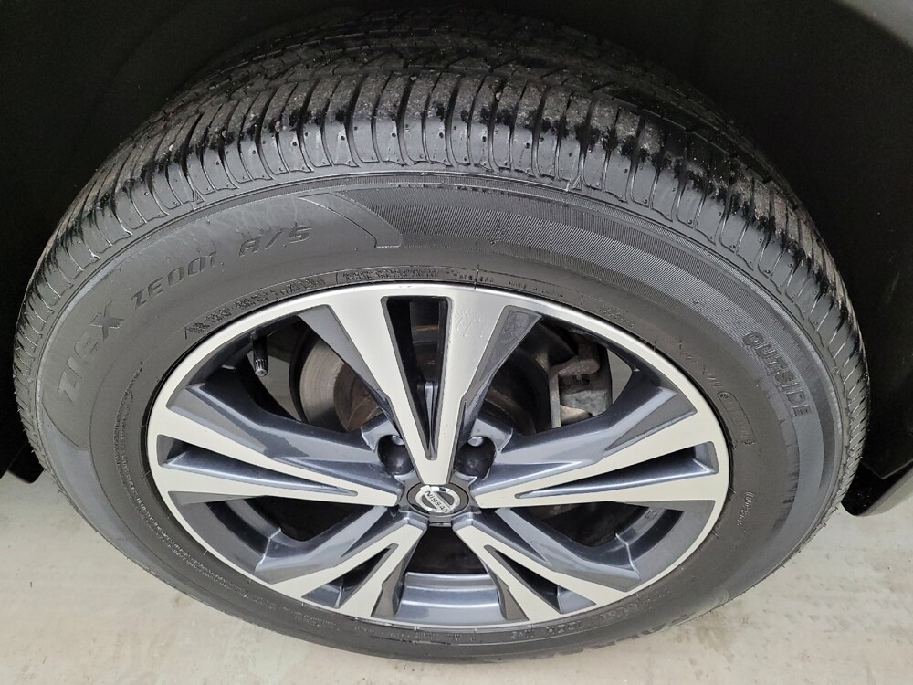 2018 Nissan Rogue in Toledo, OH 43617 - 18128590 31