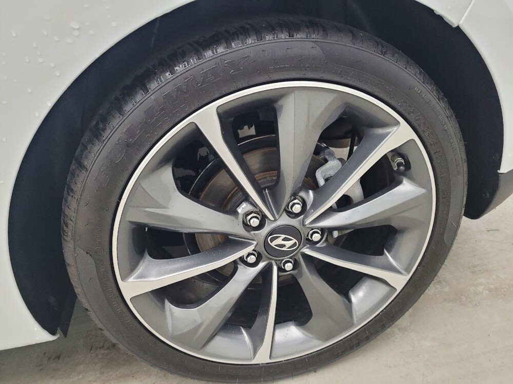 2019 Hyundai Veloster in Toledo, OH 43617 - 18128592 31