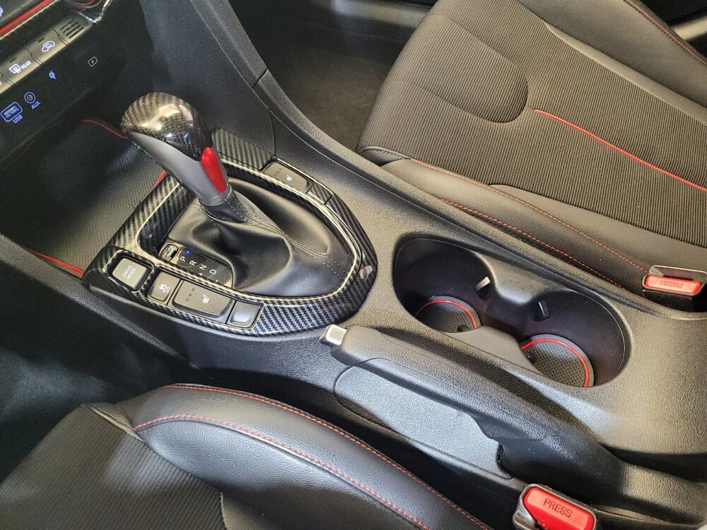 2019 Hyundai Veloster in Toledo, OH 43617 - 18128592 26