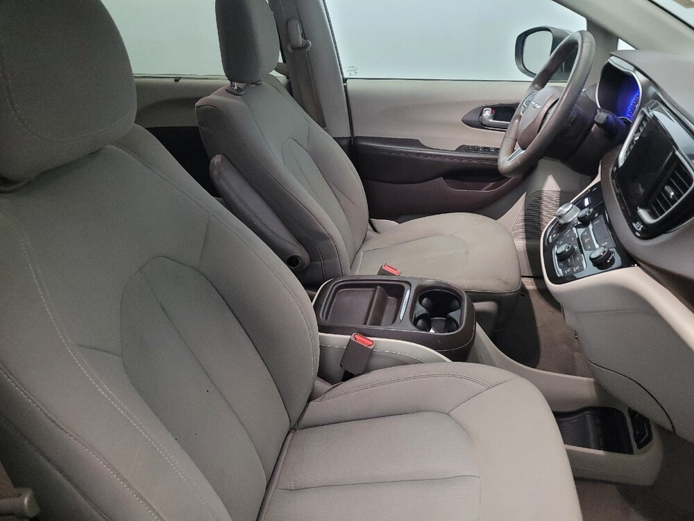 2017 Chrysler Pacifica in Glen Burnie, MD 21061 - 18128599 21